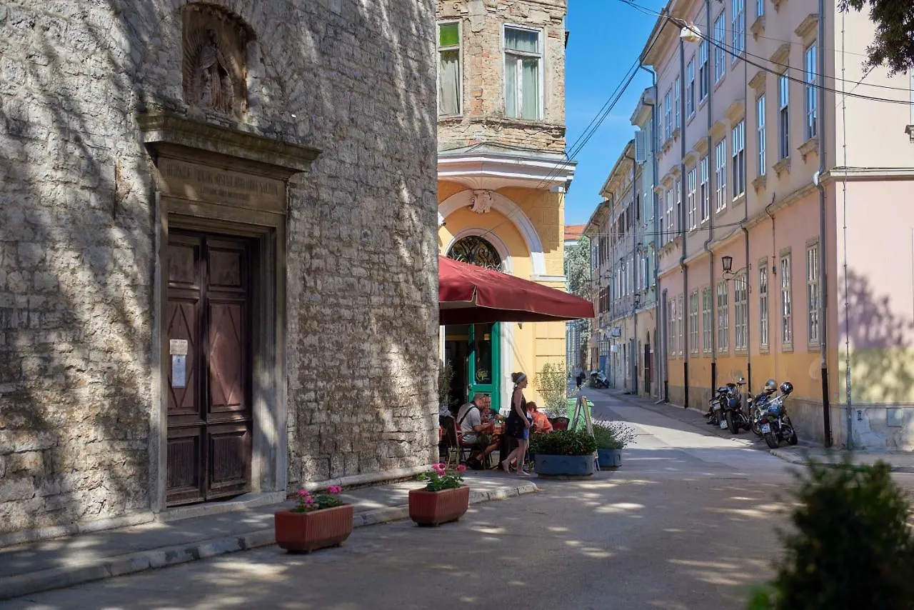 Old City Romanitic Studios 1 With Free Private Parking Pula